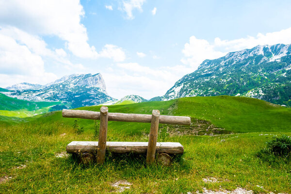 黑山杜尔米托尔地块上的美丽山脉木凳 图片素材